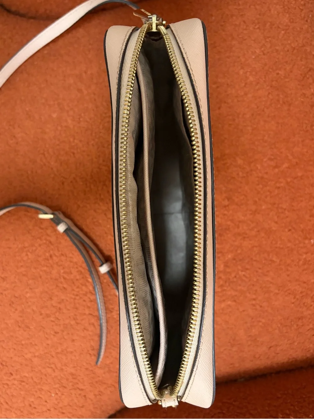 Michael Kors Jet Set Powder Pink Saffiano Crossbody with Gold Chain Detail
